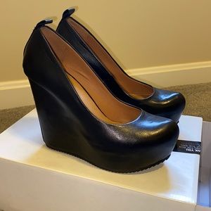 Black leather heel